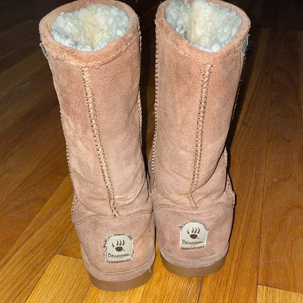 BearPaw Emma Low Sheepskin/Wool‎ Lined Suede boots.  Size 7